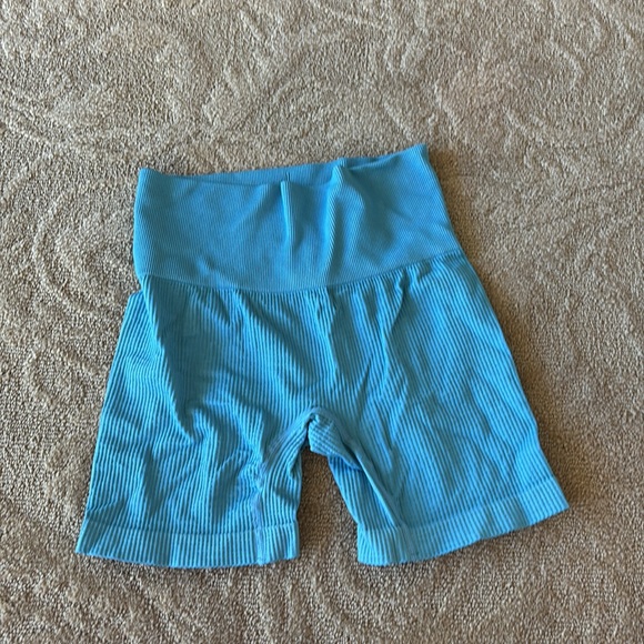 Used workout shorts, stretchable size small. No rips or tears. - Picture 2 of 6
